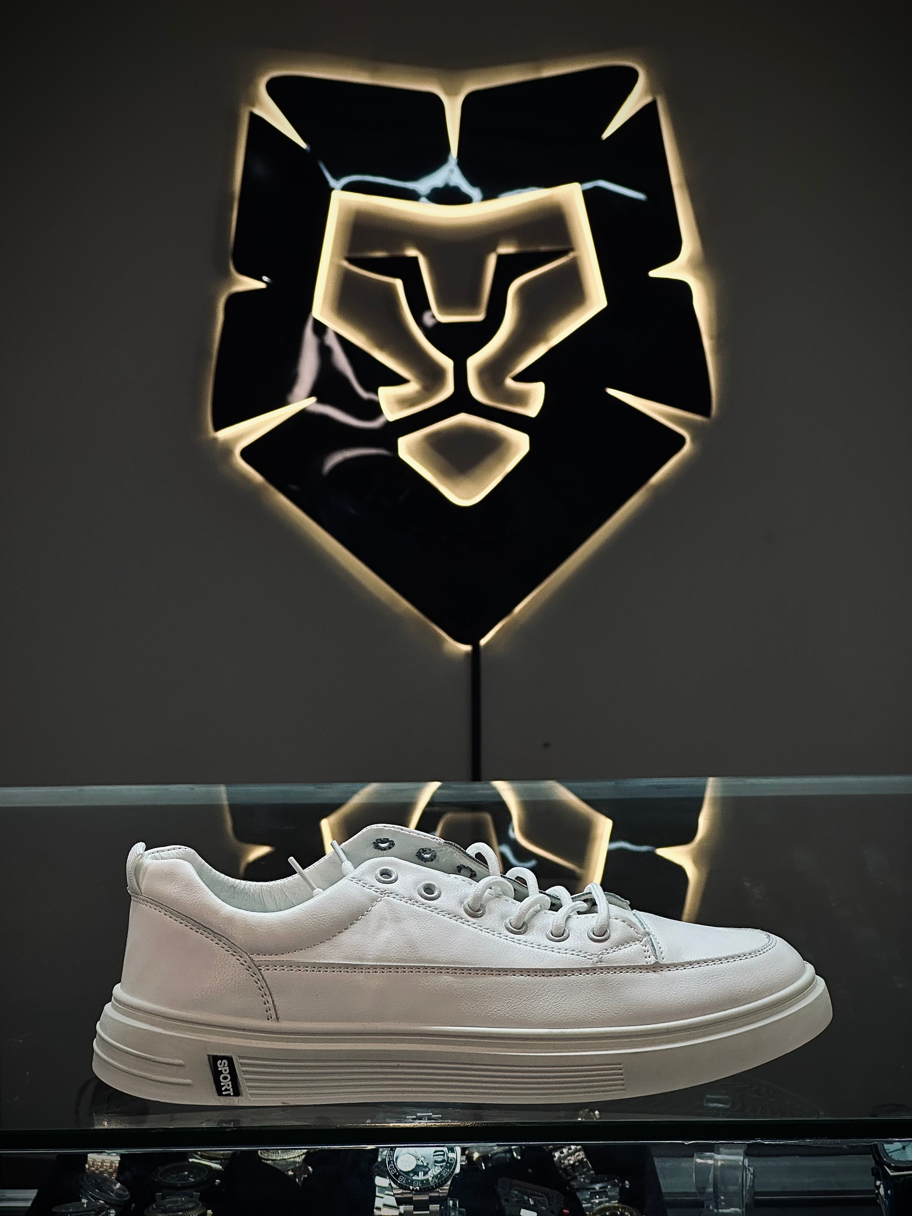 Monarch Low-Tops